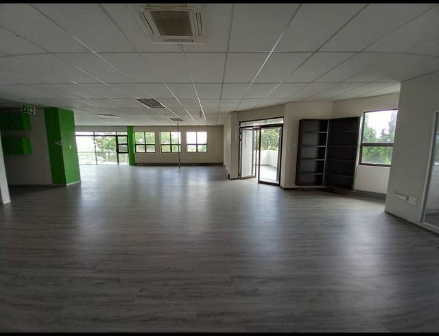 1,428M² OFFICE TO LET IN BRYANSTON